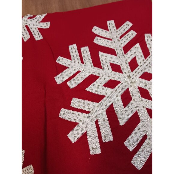 St Nicholas Square Table Runner Red White Snowflakes 36"x13" - Picture 6 of 6